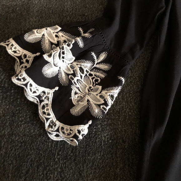 NWT Forever 21 Tunic Black and White - Picture 2 of 3